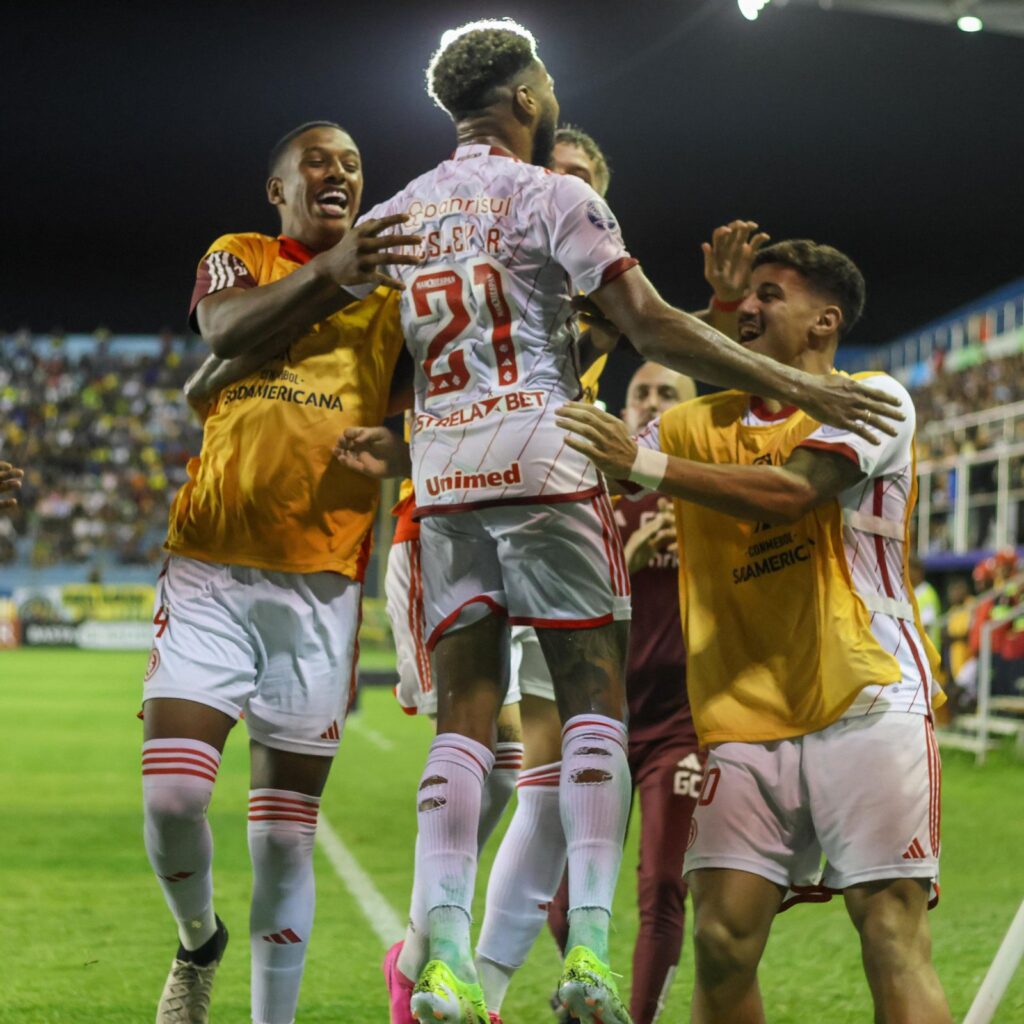 Com gols de Wesley e Borré, Inter vence a primeira na Copa Sulamericana