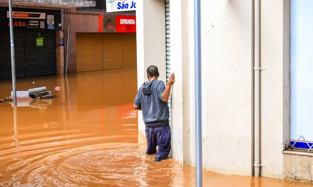 RS chega a 13 mortes por leptospirose