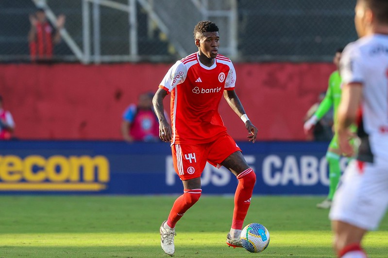 Inter encerra preparação para o GreNal com muitas dúvidas no time titular