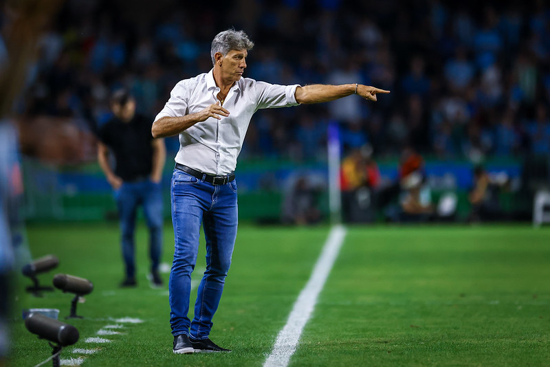 Grêmio perde o Grenal e soma seis derrotas consecutivas no Brasileirão