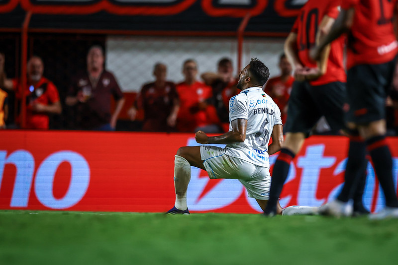 Grêmio busca empate contra o Atlético-GO e permanece no Z-4