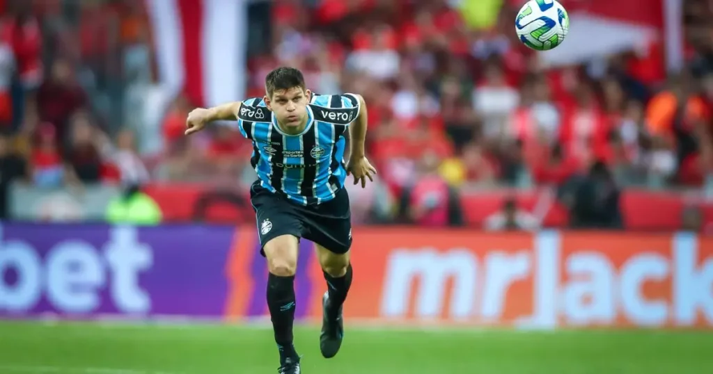 Grêmio enfrenta Atlético Goianiense em confronto direto de briga pra sair do z-4