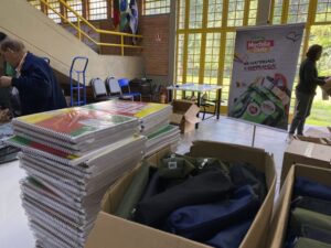 Campanha Mochila Cheia recebe 600 kits de material escolar do Espírito Santo