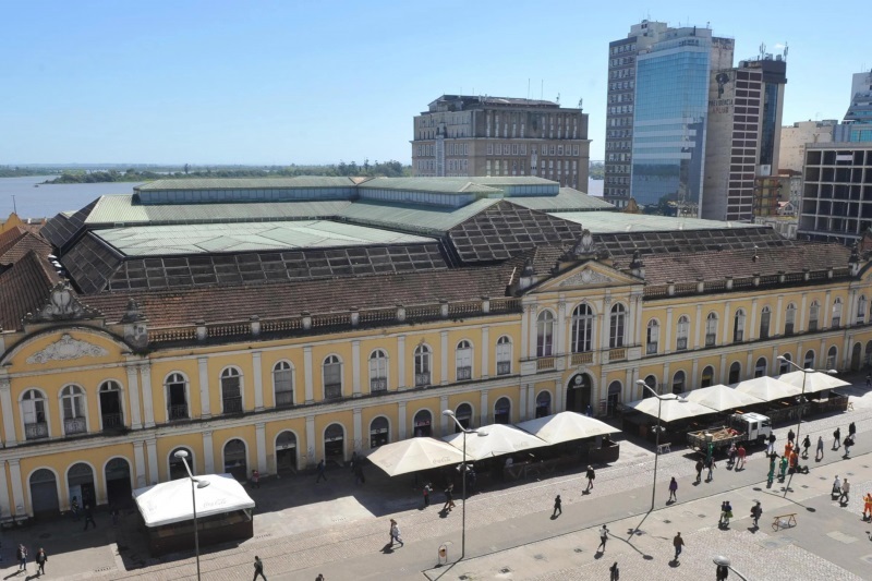 Mutirão de atendimento jurídico gratuito no Mercado Público de Porto Alegre