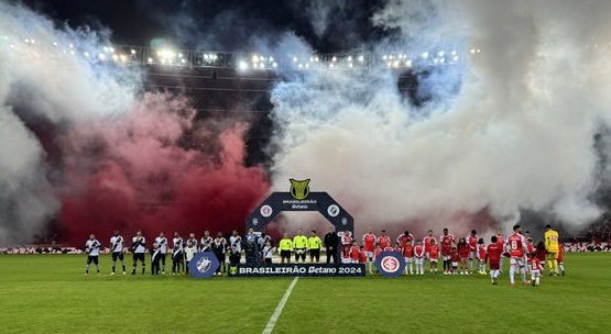 Colorado perde para o Vasco em reabertura do Beira-Rio