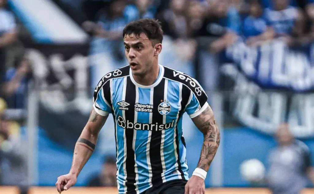 Grêmio oficializa saída de Carballo