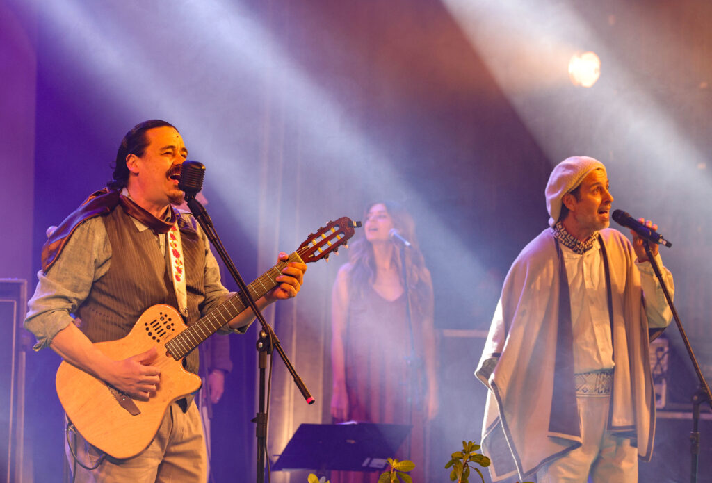 Homenagem de Pirisca Grecco Y La Comparsa Elétrica a Luiz Carlos Borges emociona público no Sarau do Solar