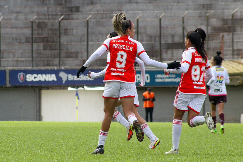 Inter realiza a maior venda da história do futebol feminino no Brasil