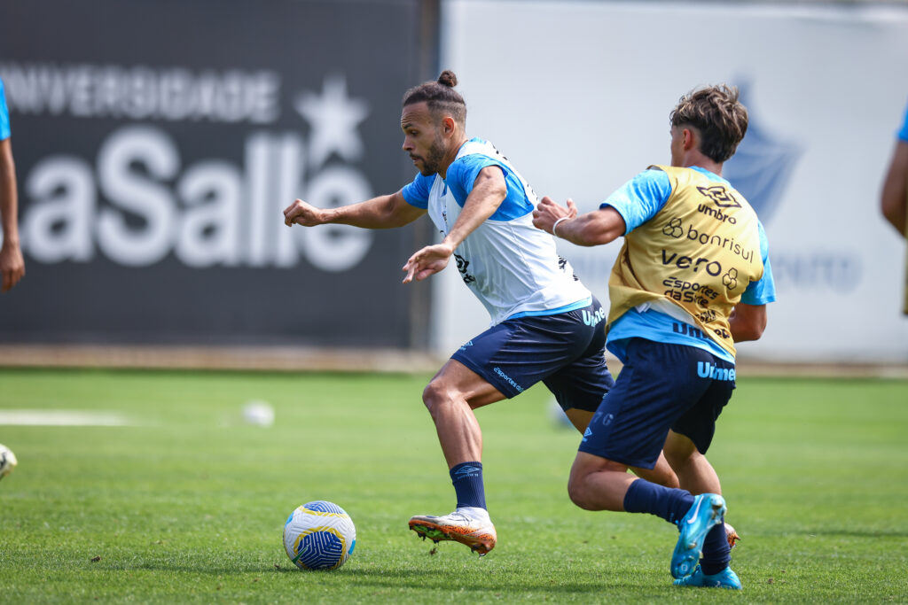 GRÊMIO ENFRENTA CRICIÚMA TENTANDO FUGIR AINDA MAIS DO Z4