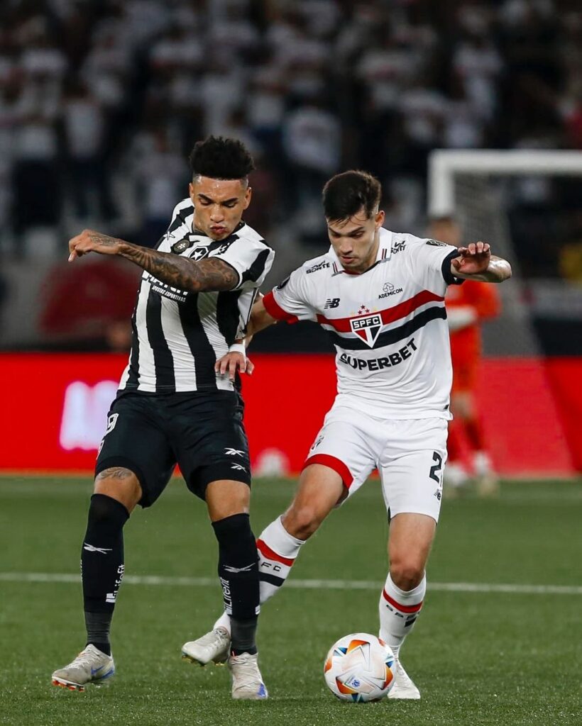 Botafogo e São Paulo empatam em 0x0 no Nilton Santos. Foto: Rubens Chiri / São Paulo FC