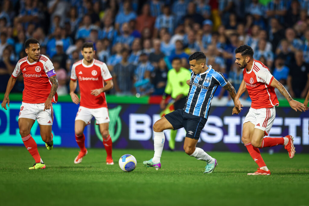 Um lado começa atrás no clássico Gre-Nal