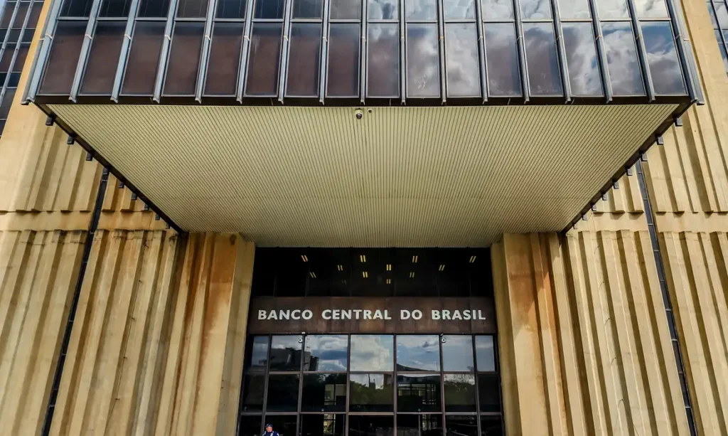 Banco Central estabelece novas regras para adesão ao Pix a partir de 2025