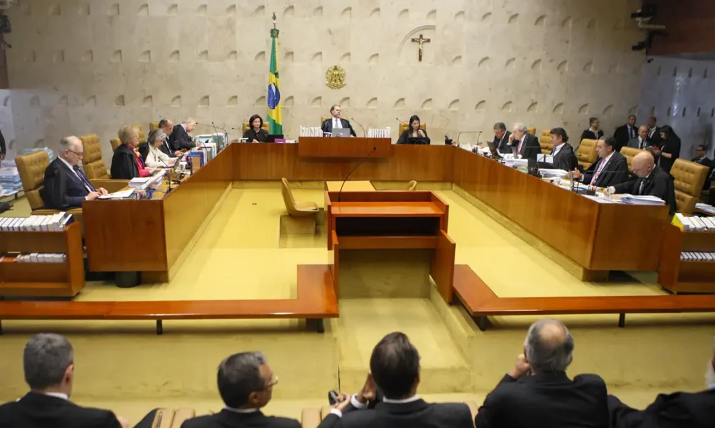 STF forma maioria para liberar uso de símbolos religiosos em prédios públicos