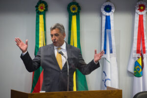 Sebastião Melo toma posse como prefeito reeleito nesta quarta-feira