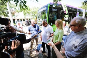 Ônibus elétrico articulado inicia período de testes na Capital